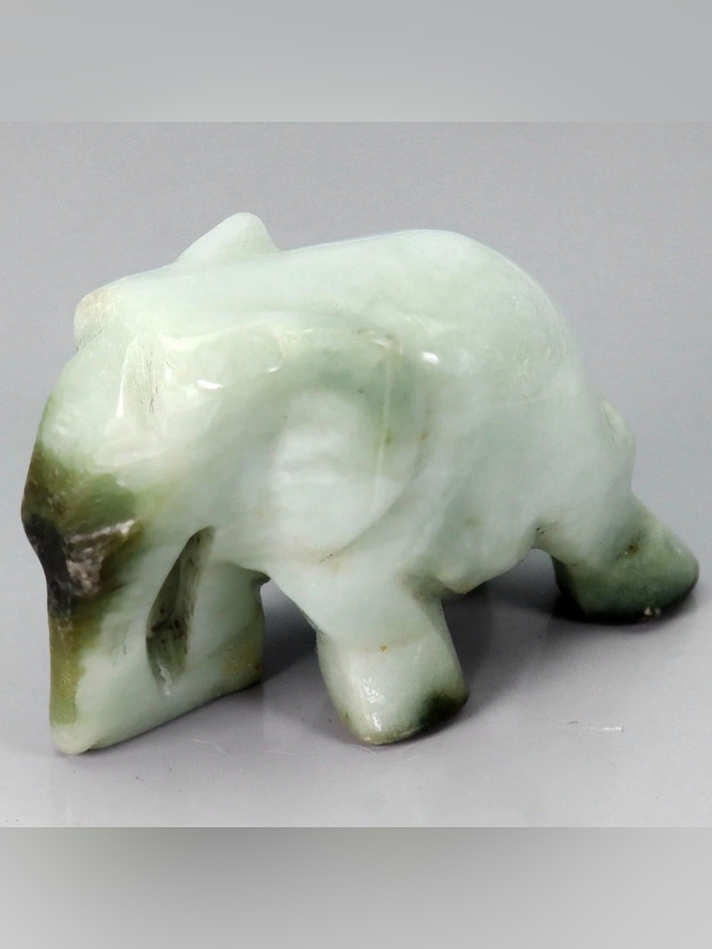 109CT Natural Green Jade Carved Elephant Figurine Burma 38x27mm